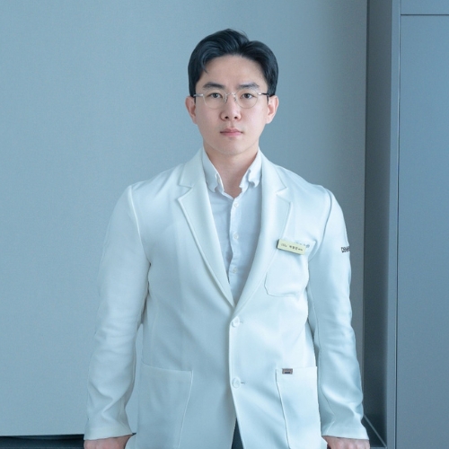 Dr Youngjin Park